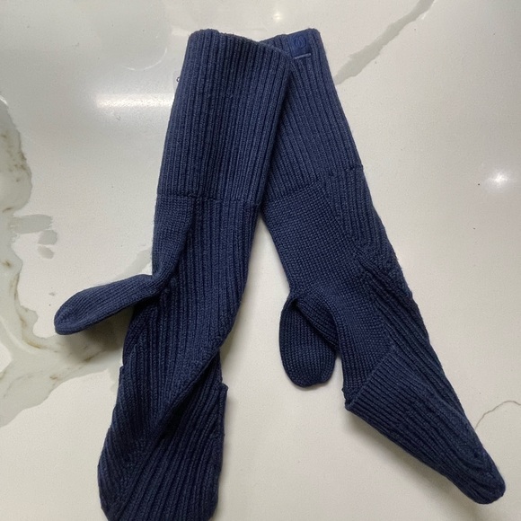 Lululemon Women’s Twist Knit Mittens Blue NWT XS/S - Picture 12 of 12